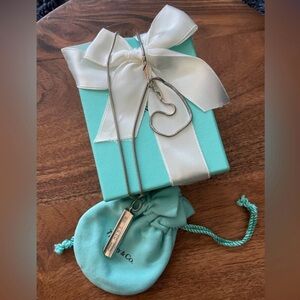 TIFFANY & CO. 925 SS Bar
Necklace on 18" Snake Chain w/ Pouch & Box EUC